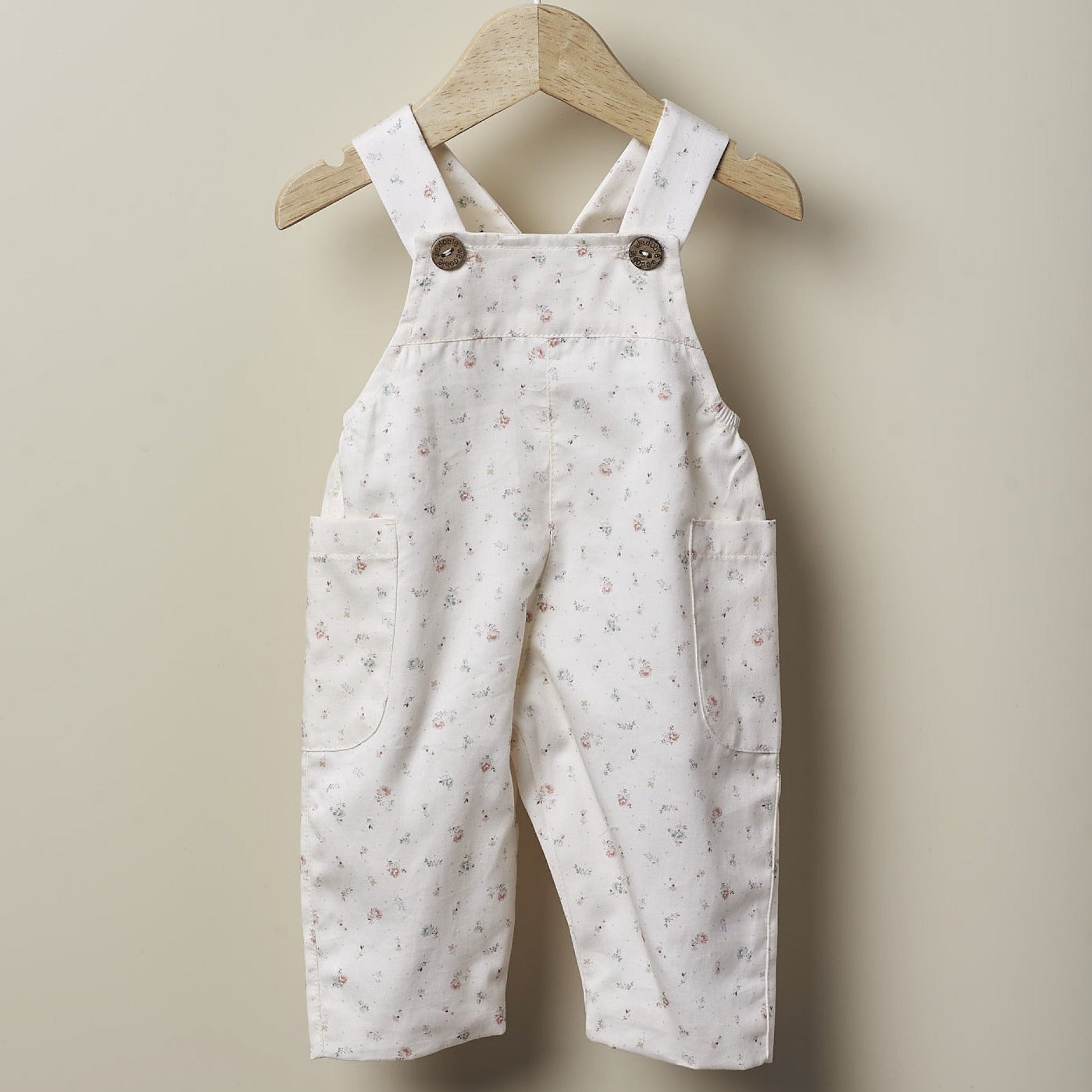 Jardineiras em tecido florido | LOVELY MOTHER LOVE - Wedoble