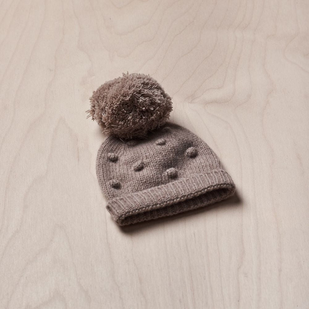 Gorro com pompom tricotado em lã WINTER LOVE - Wedoble