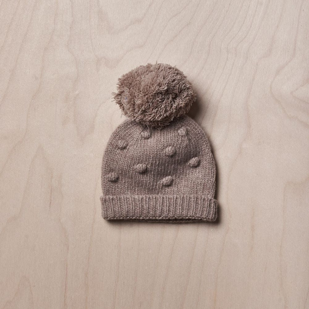 Gorro com pompom tricotado em lã WINTER LOVE - Wedoble