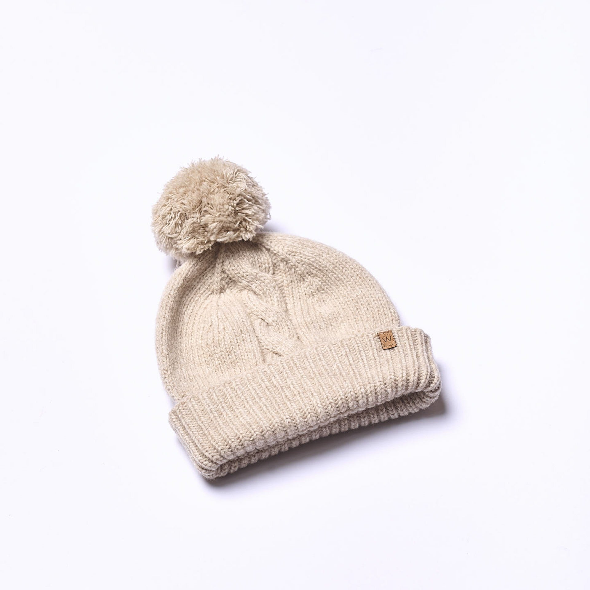 Gorro com pompom tricotado em lã merino | WEDOBLE PLAY - Wedoble