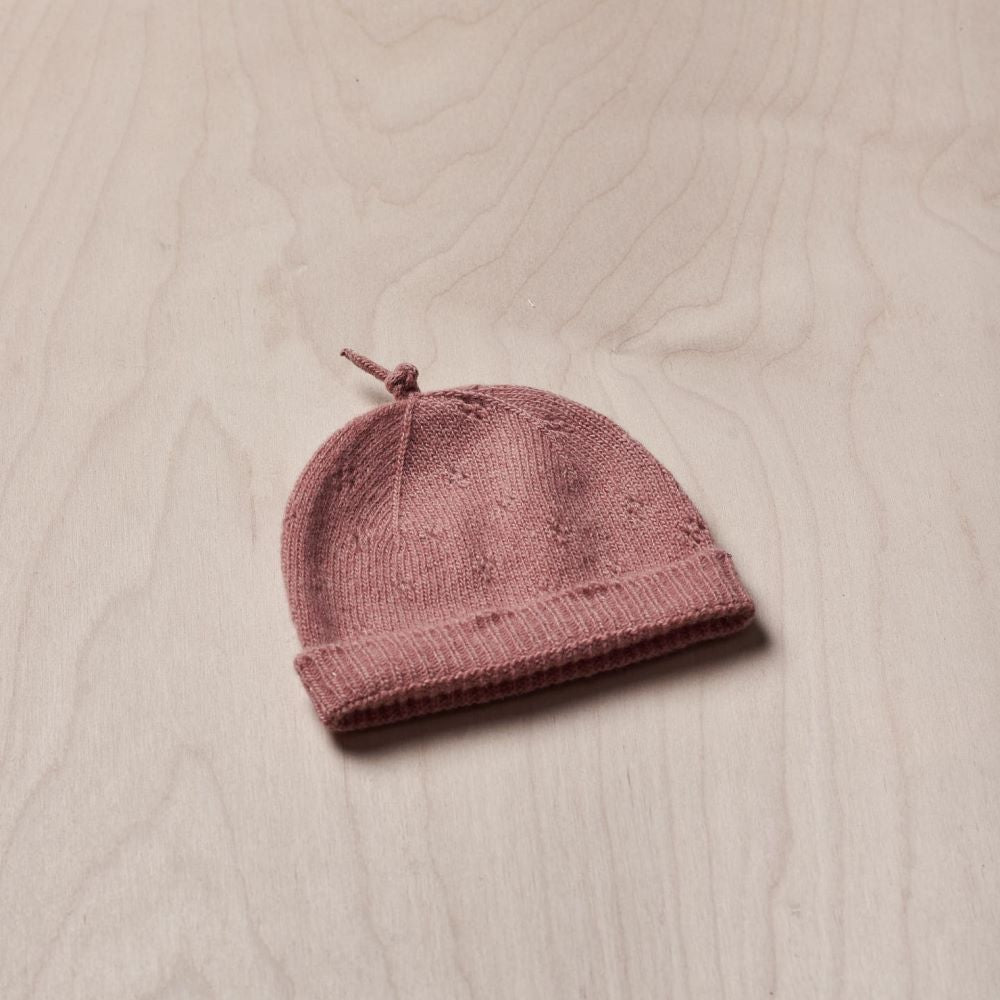 Gorro tricotado em lã TONES OF GARDENS IN WINTER - Wedoble