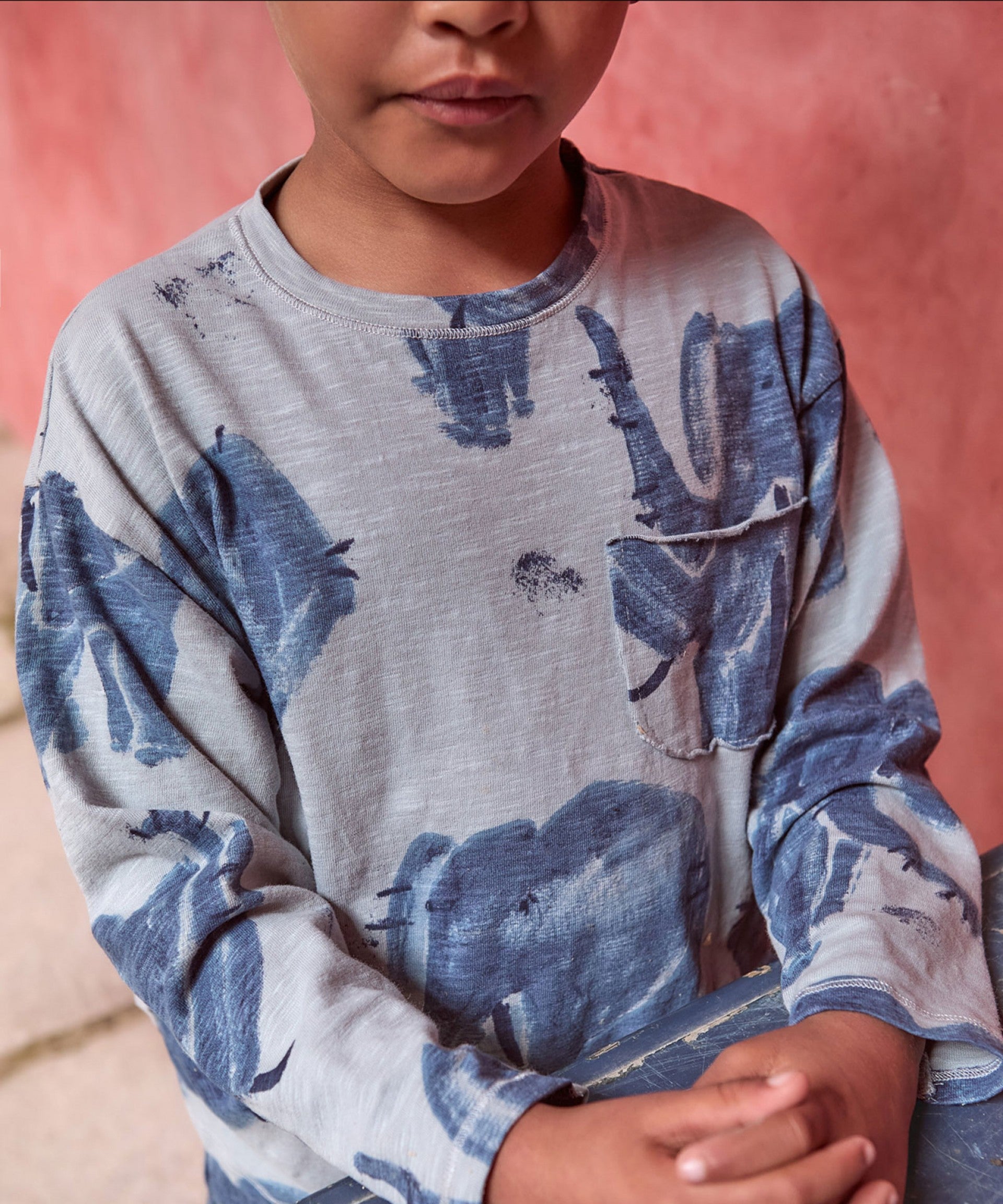 T-shirt com estampado e bolso no peito | Wooden Memories - Play Up