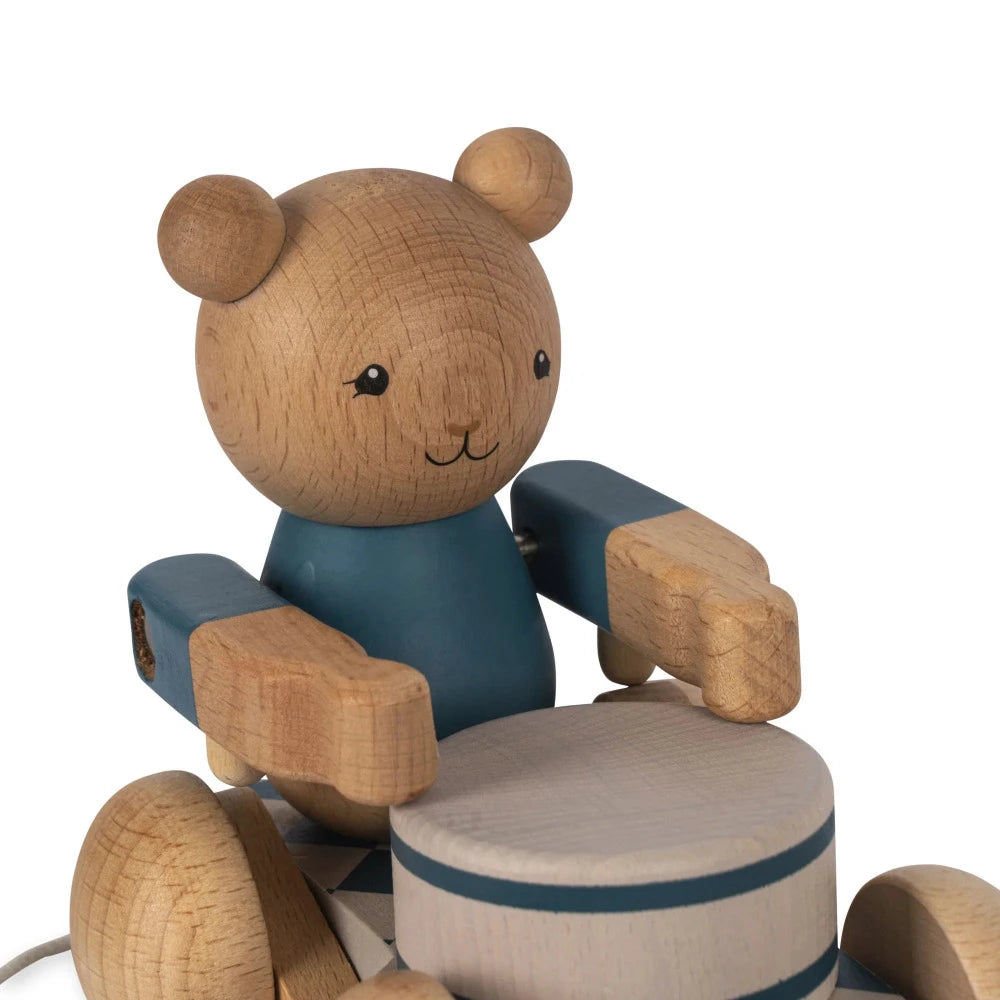 Urso de puxar feito em madeira - Konges Slojd