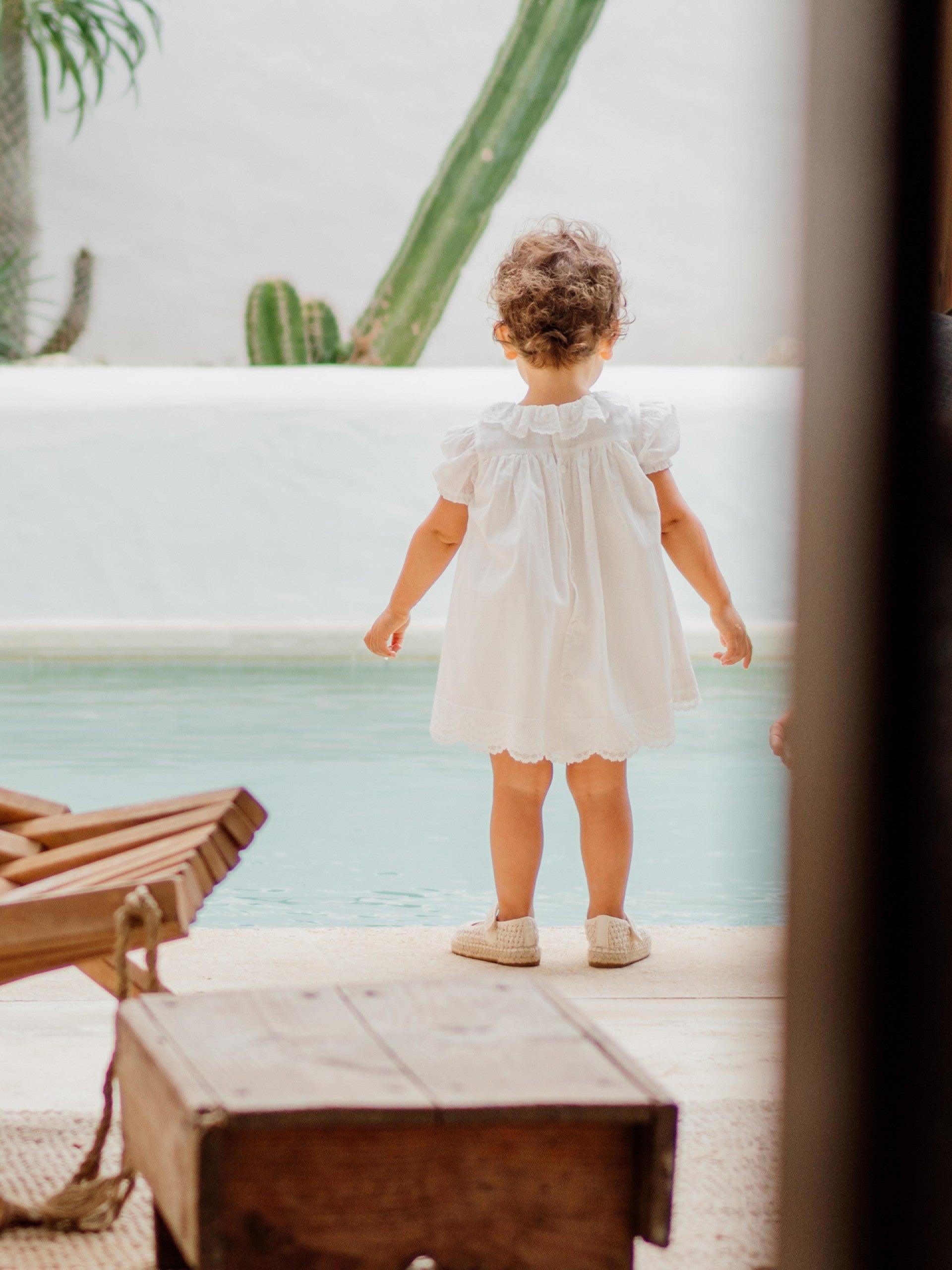 Vestido florido em tecido de algodão | LITTLE LOVE - Wedoble - chuvadeamor
