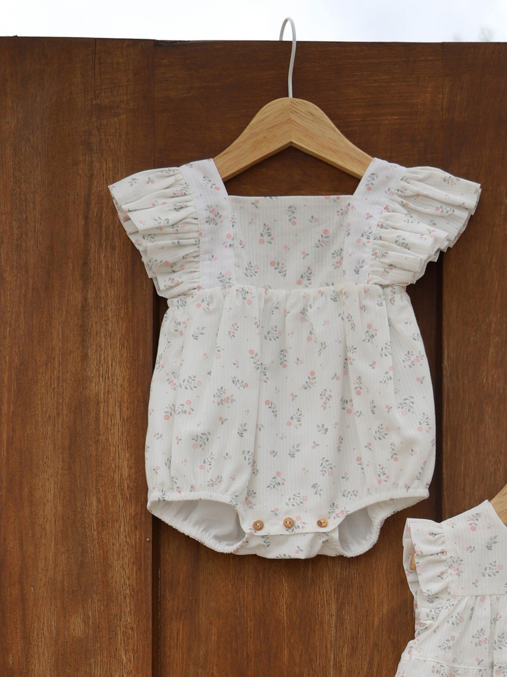 Fofo em tecido de algodão com papoilas e folhos | SOFT - Wedoble - chuvadeamor