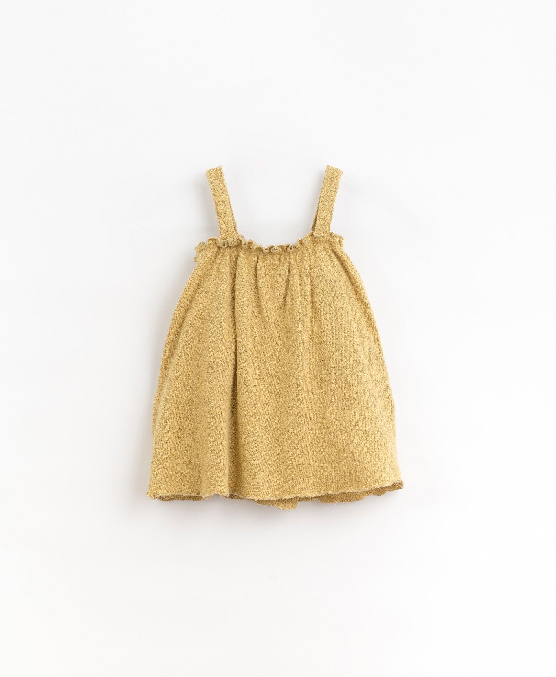 Vestido com botões de coco decorativos - Play Up - chuvadeamor