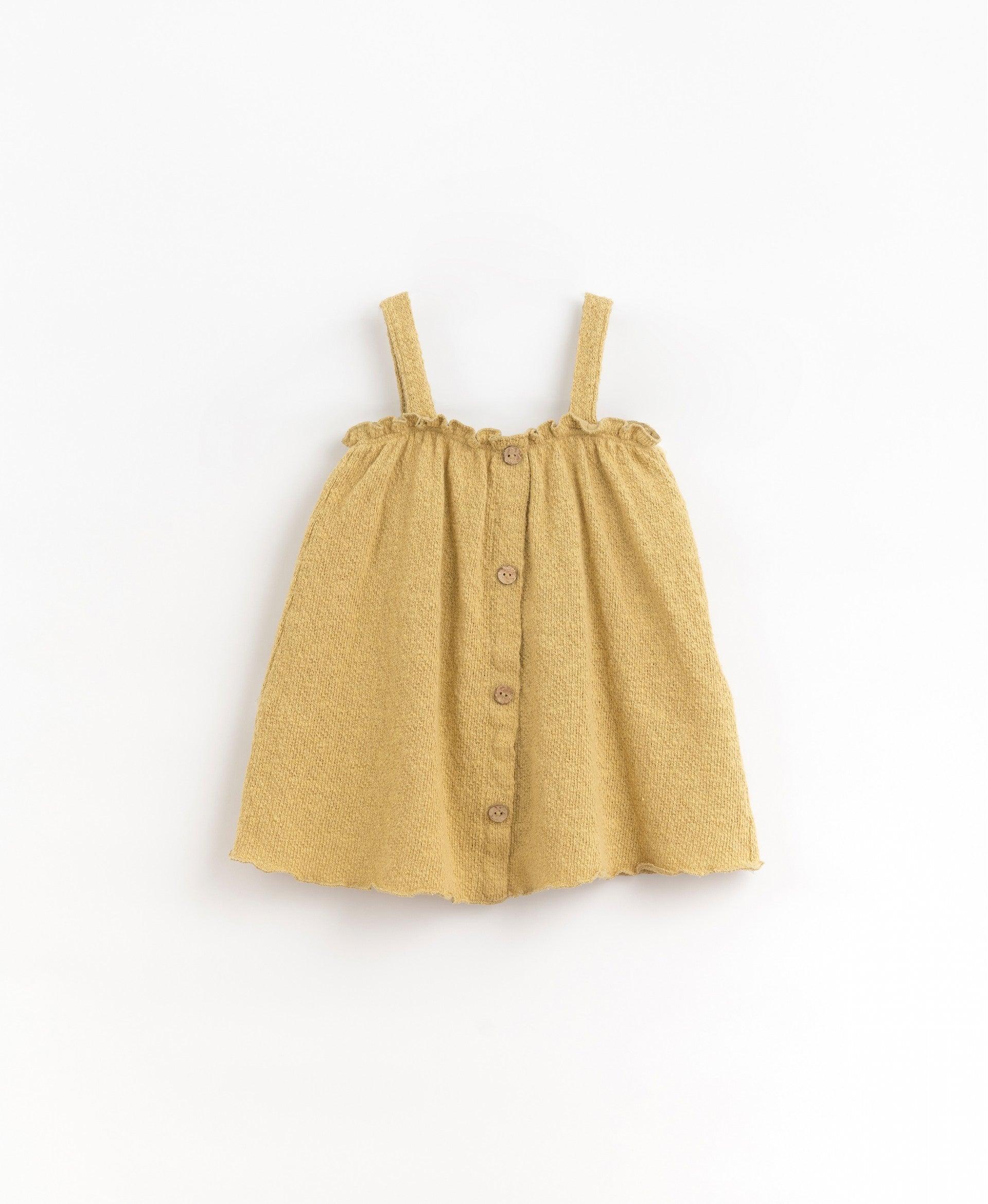 Vestido com botões de coco decorativos - Play Up - chuvadeamor