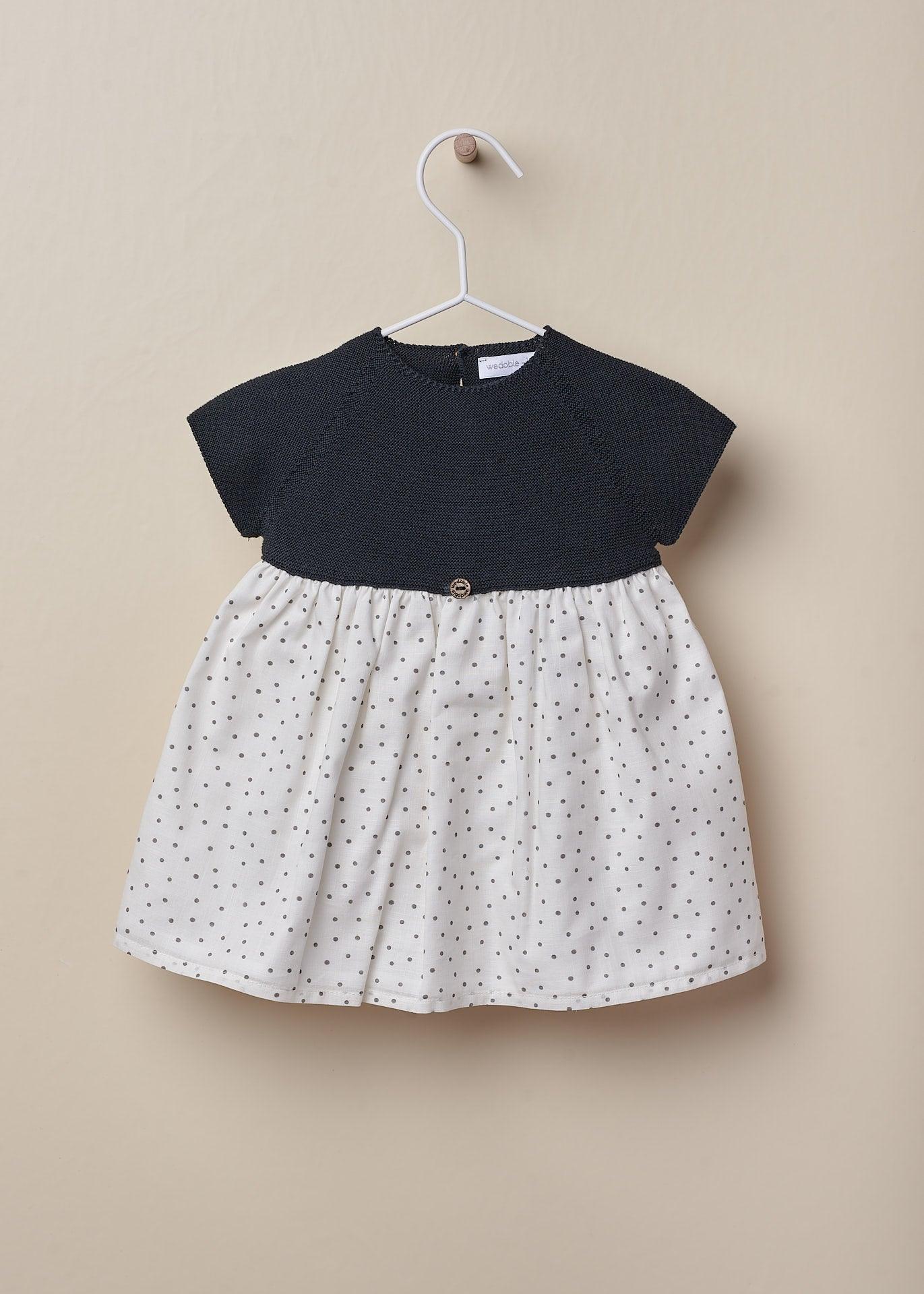 Vestido com delicados pontinhos cinza - chuvadeamor