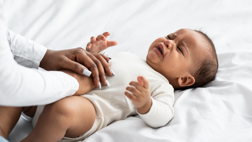 5 estratégias para aliviar as cólicas do bebé