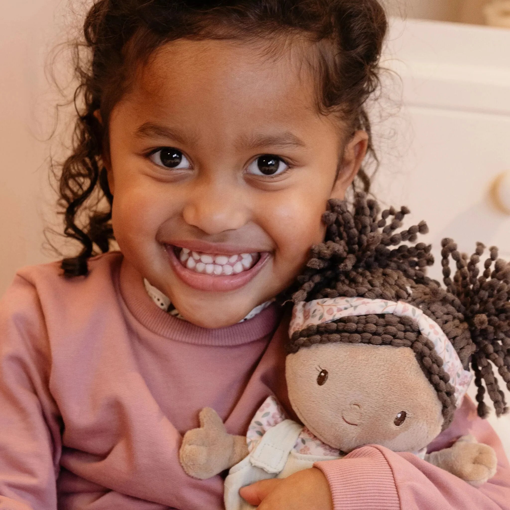 Boneca Evi com Alcofa - Little Dutch