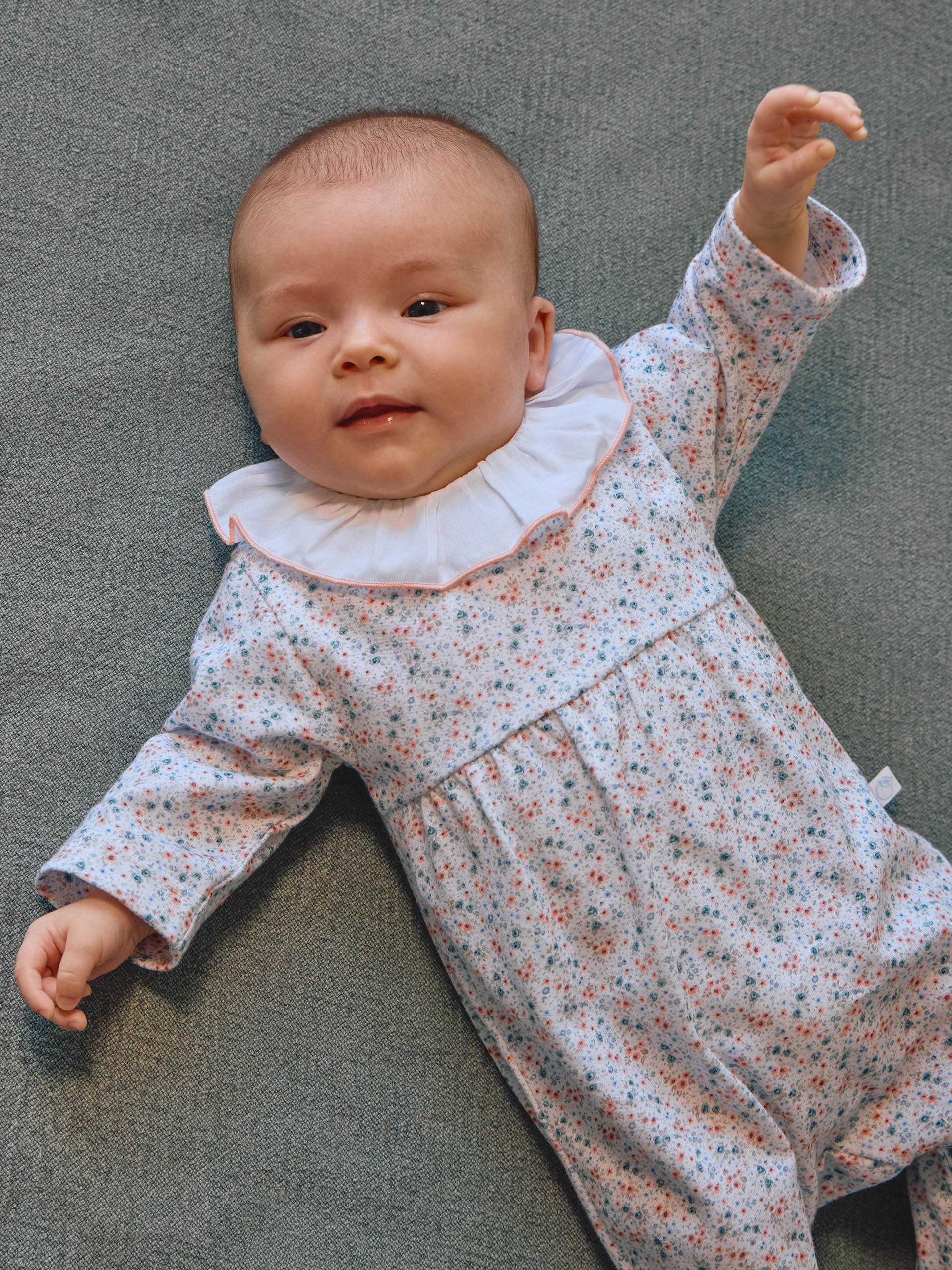 Babygrow flores com gola de folho - Laranjinha