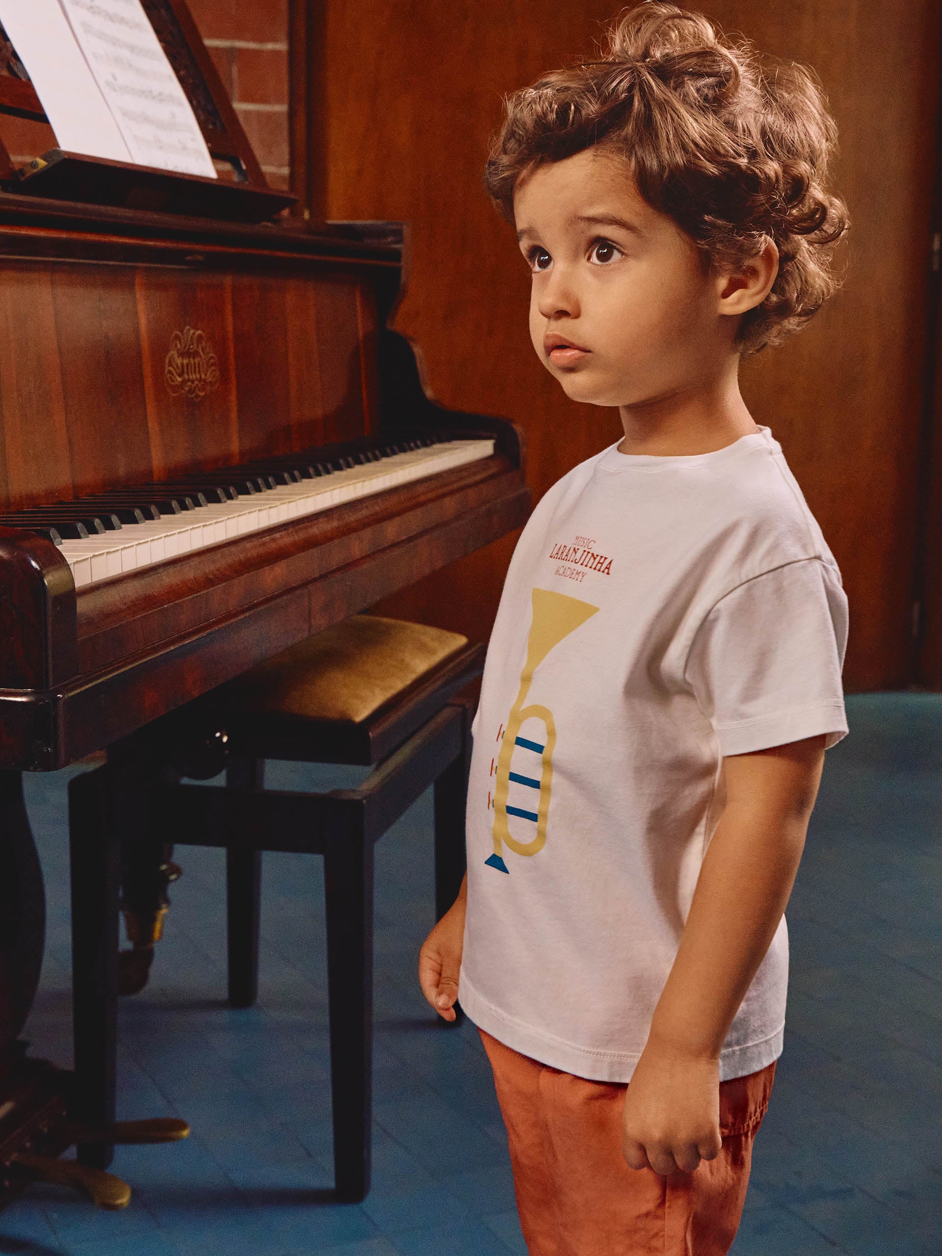 T-shirt 'Music academy' - Laranjinha