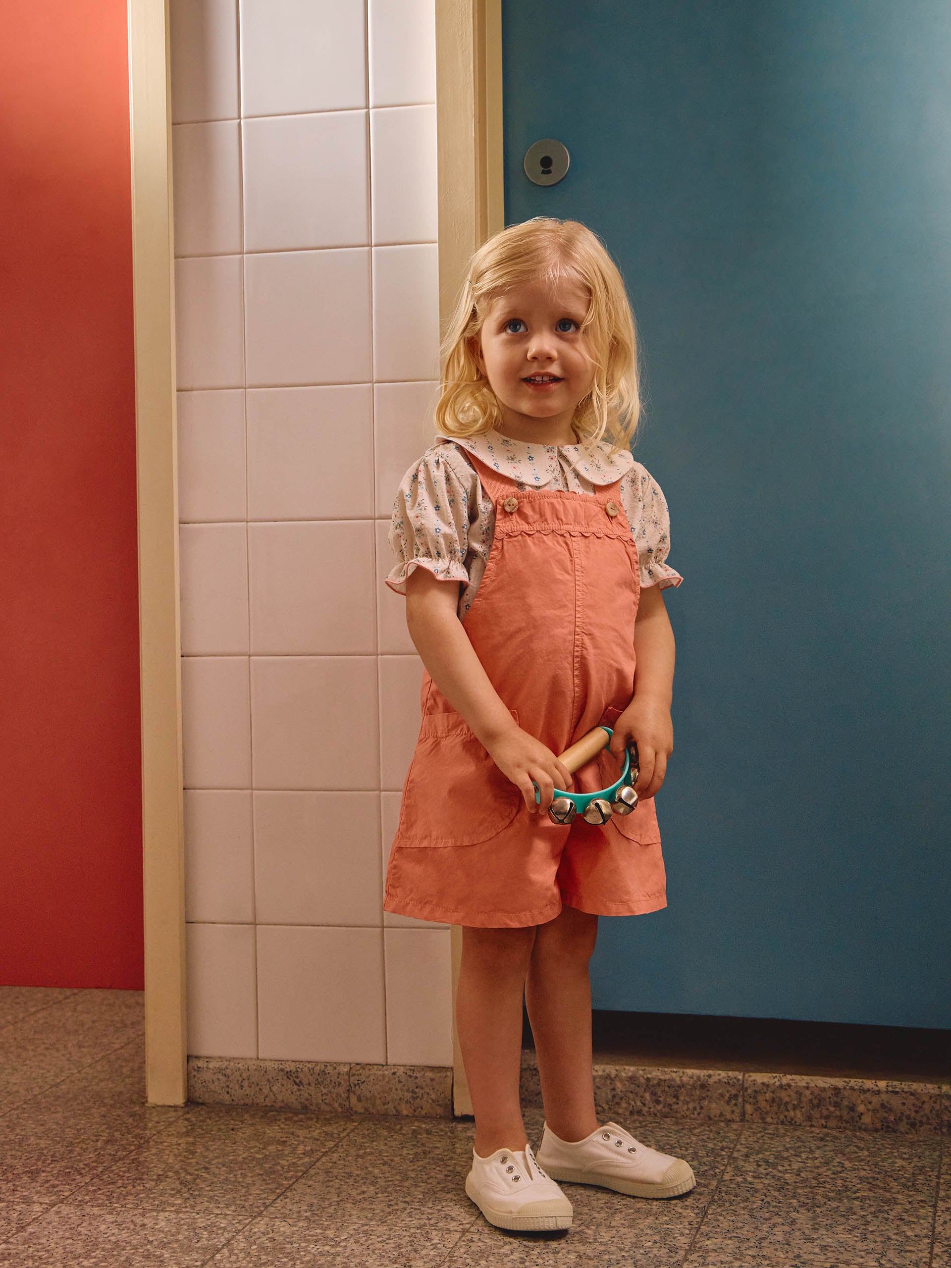 Calções de peito em sarja com detalhe de espiguilha - Laranjinha