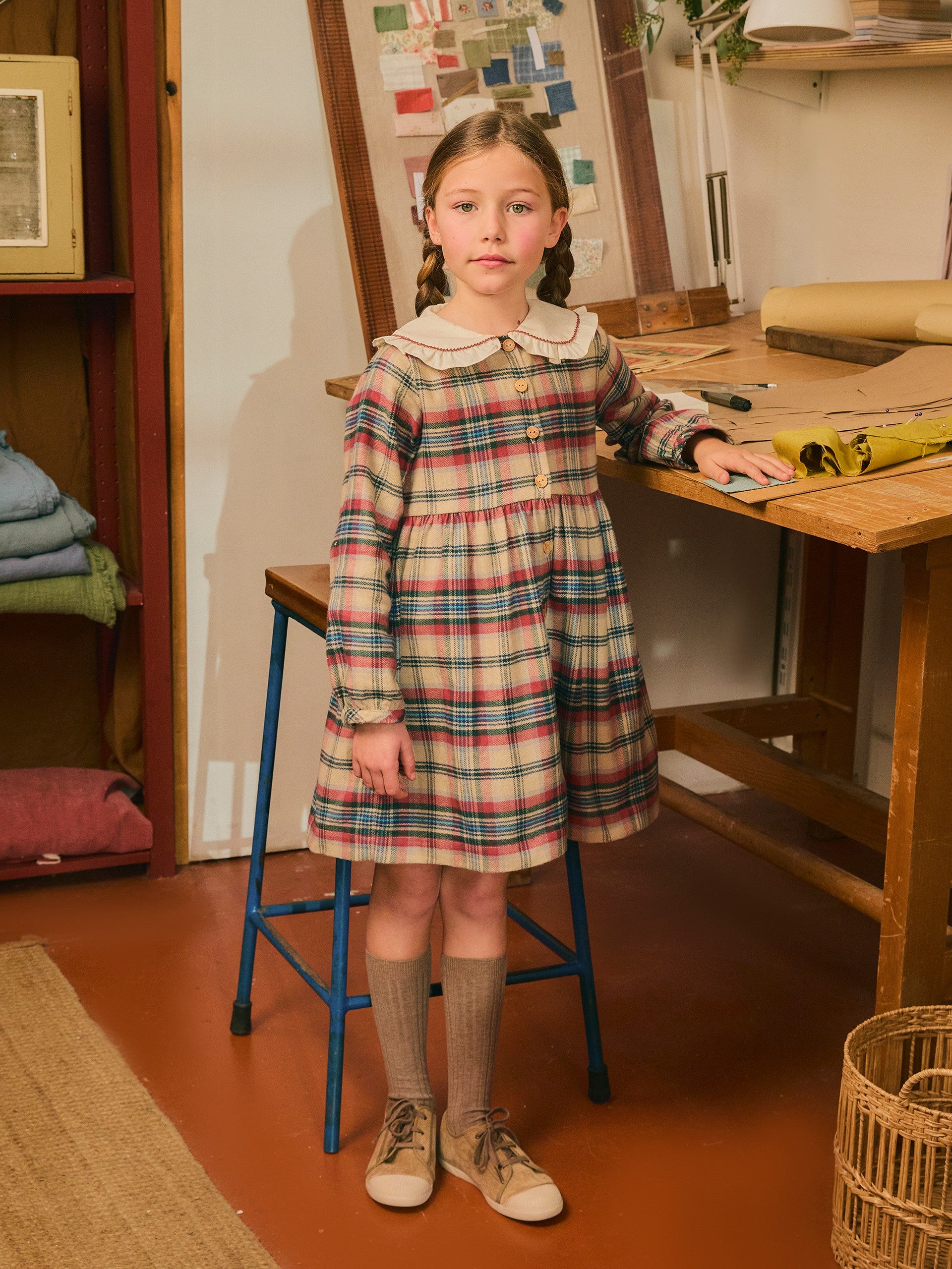 Vestido xadrez com gola de folho - LARANJINHA