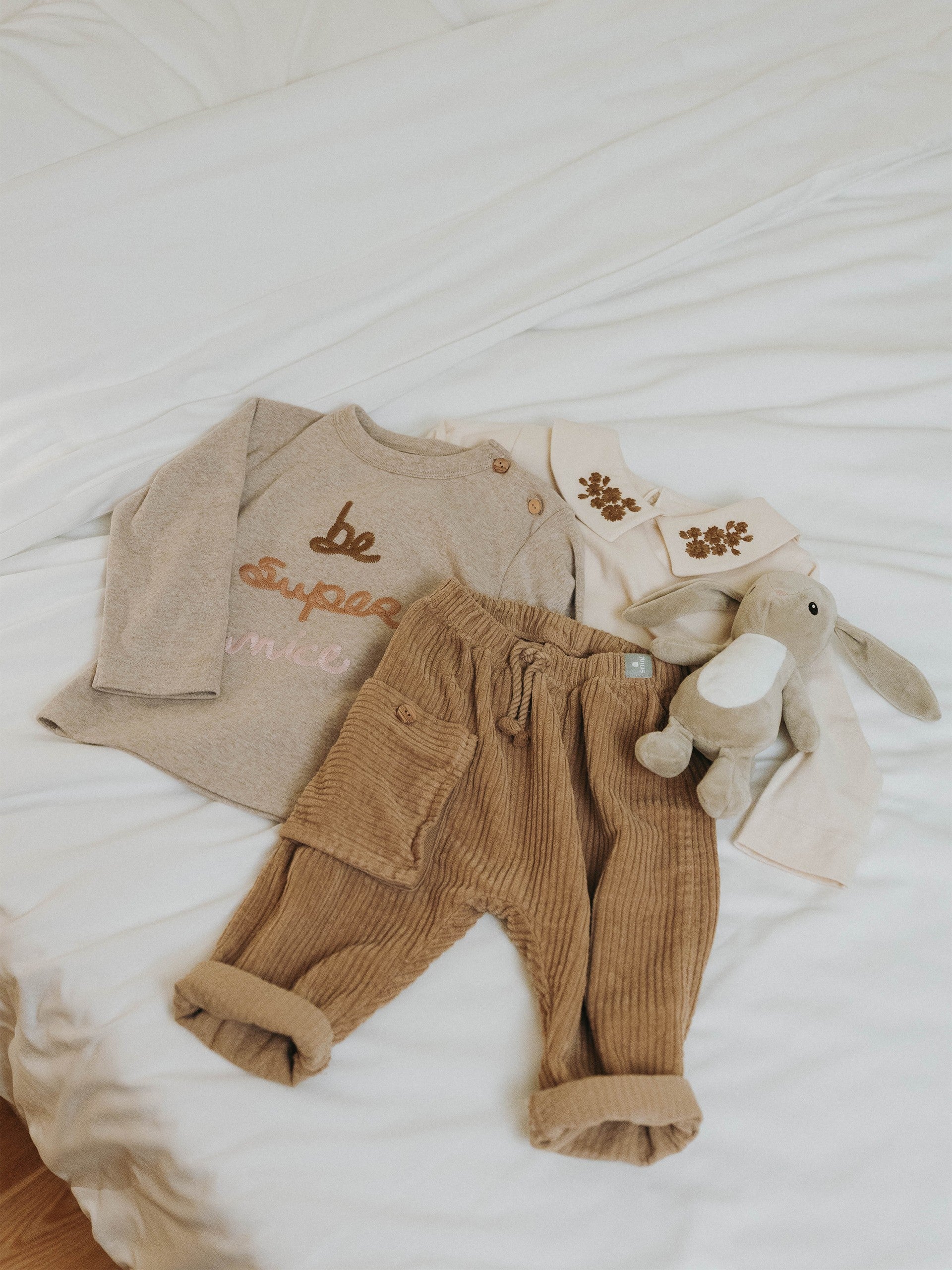 Longsleeve com gola flores bordadas - SNUG