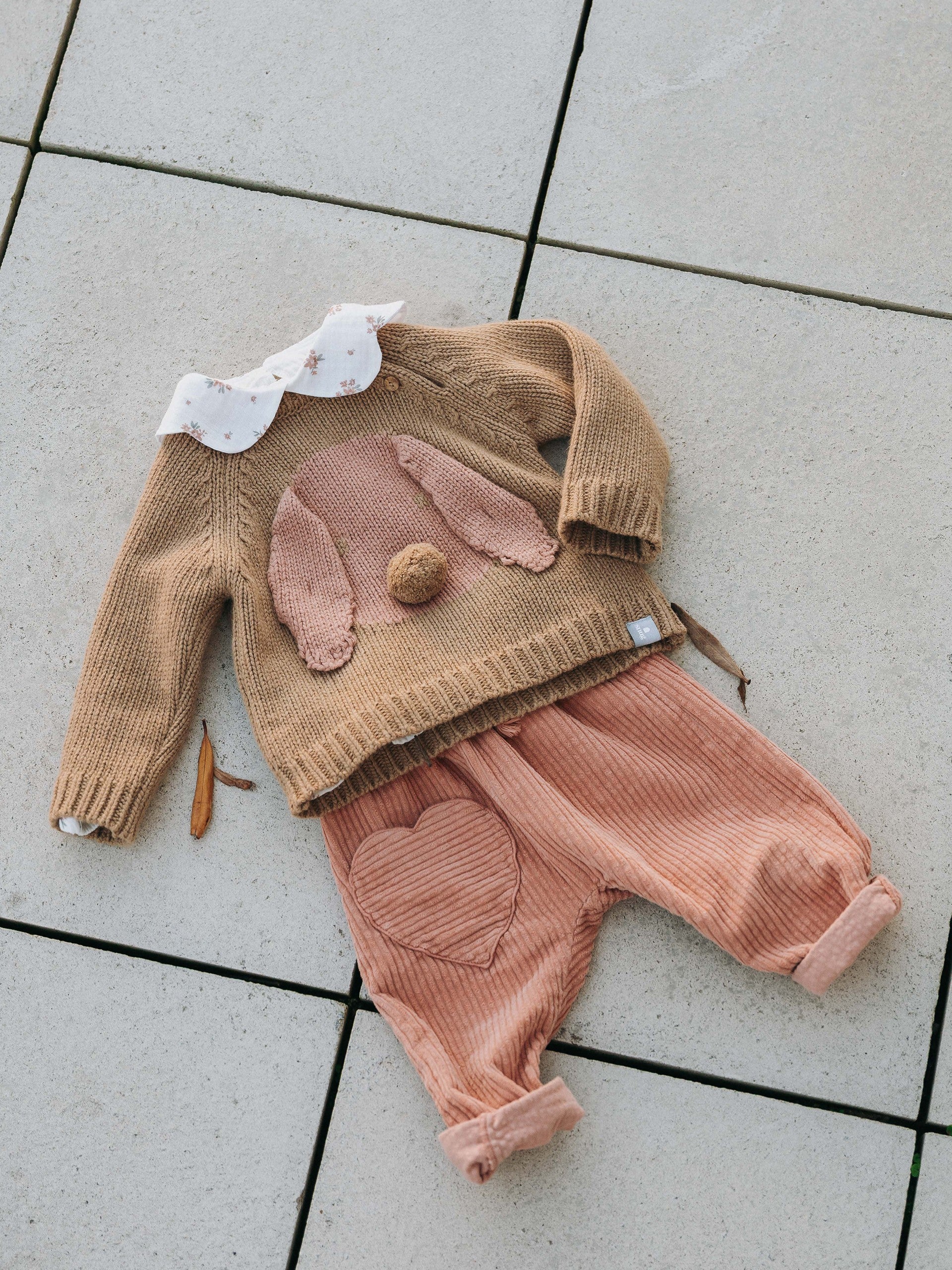 Calças pull-up em veludo canelado com bolso coração - SNUG