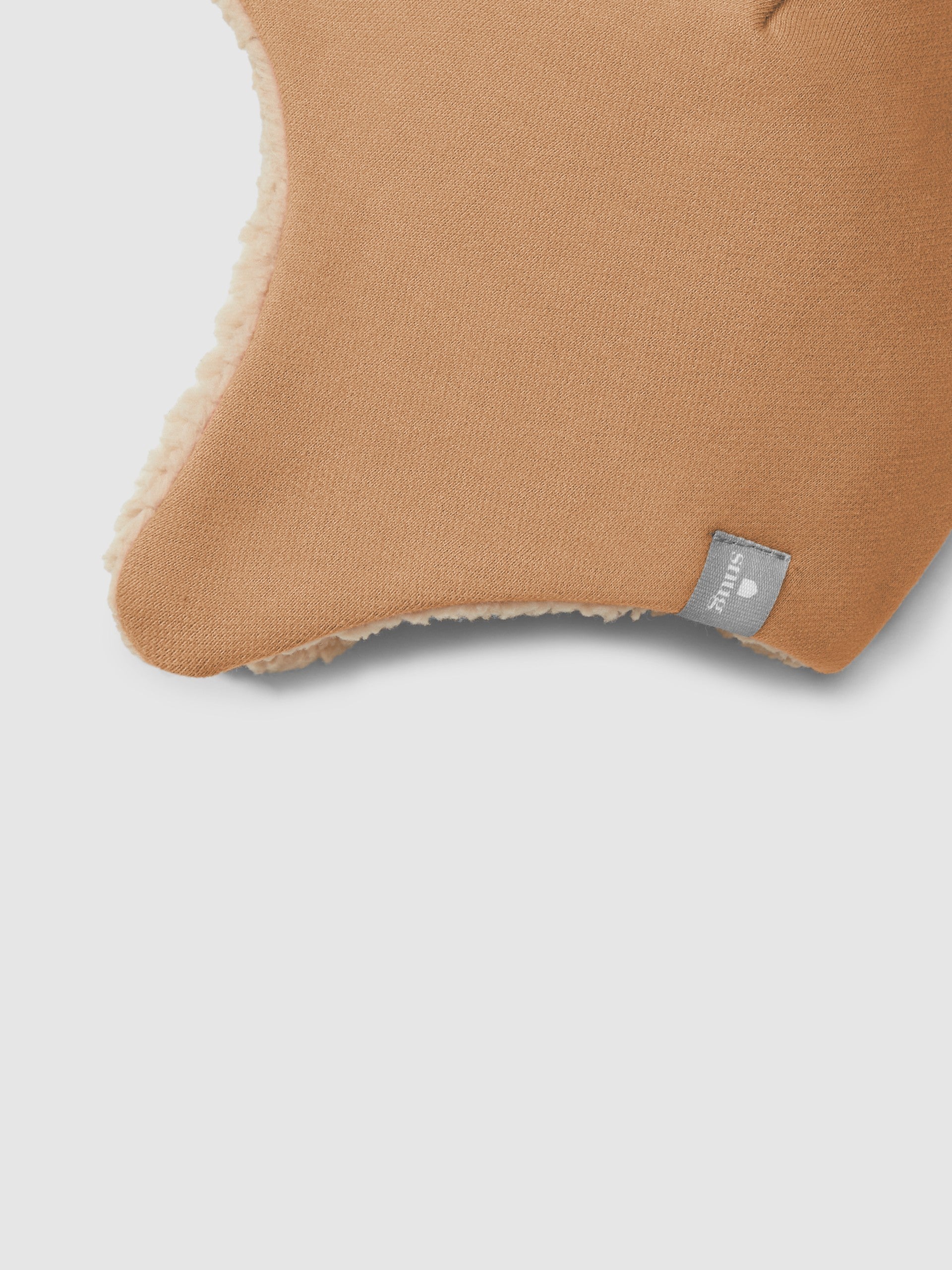 Gorro em felpa com pom-pom e interior de pelo - SNUG