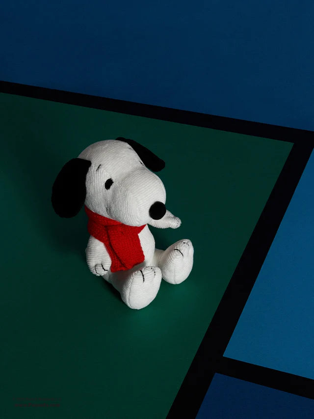Snoopy with Scarf - BON TON TOYS