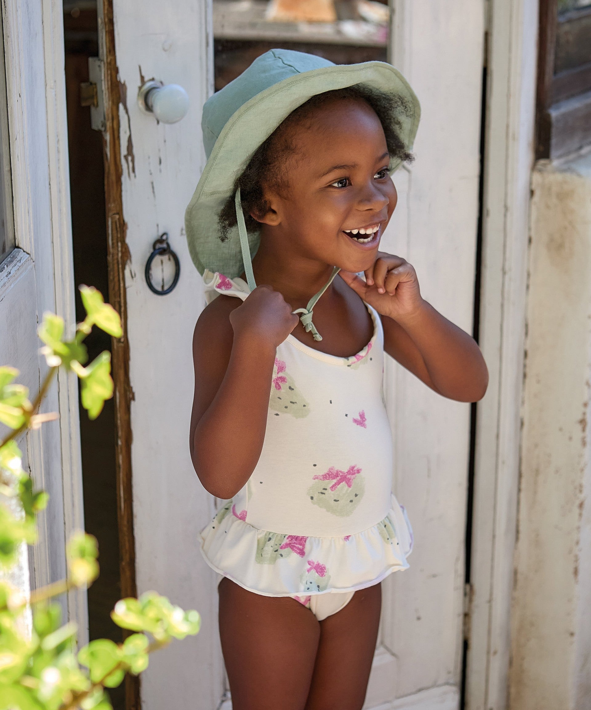 Chapéu verde de tecido com aba assimétrica - Play Up