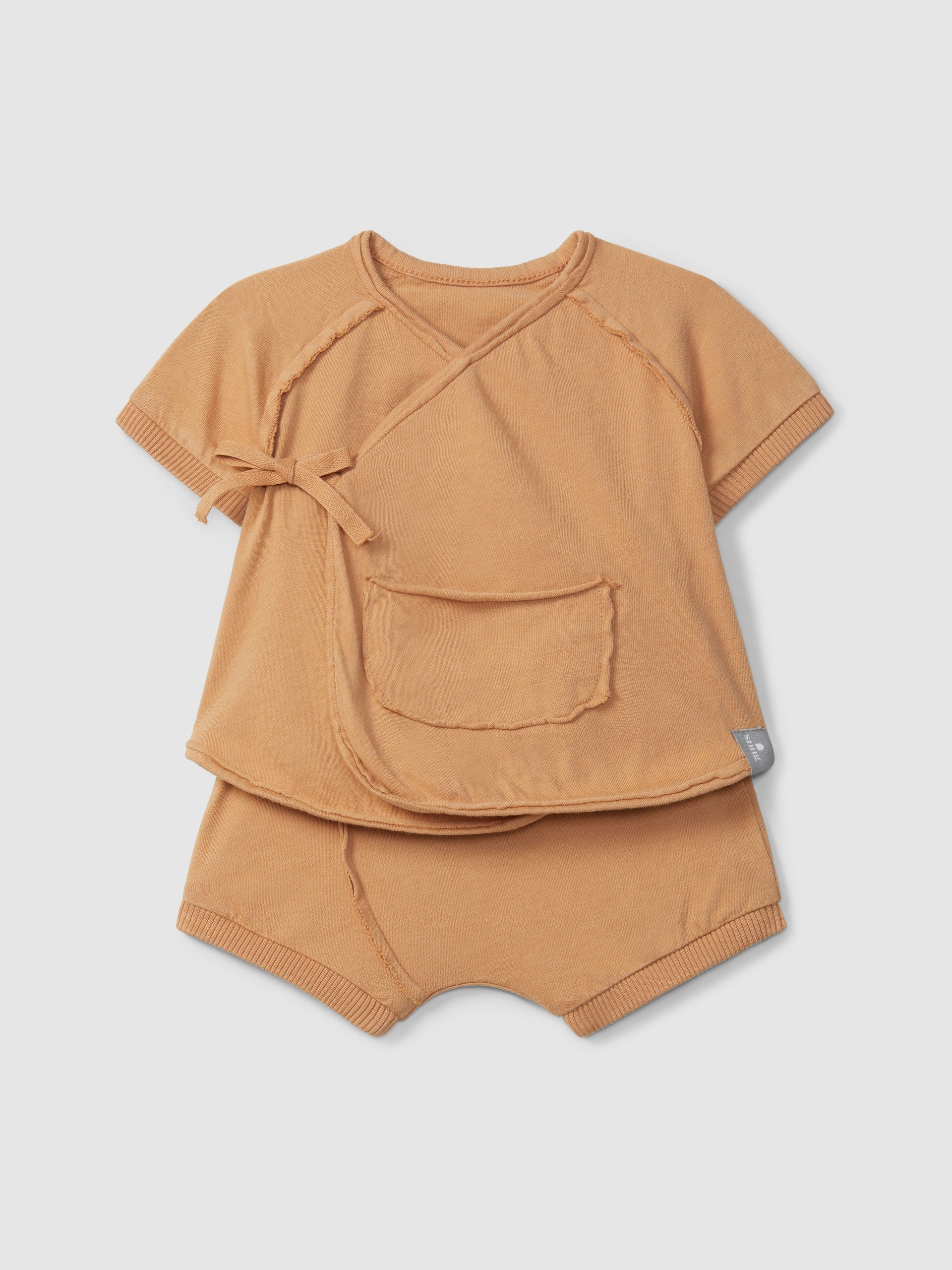 Conjunto de camisola com bolso e calções - Snug