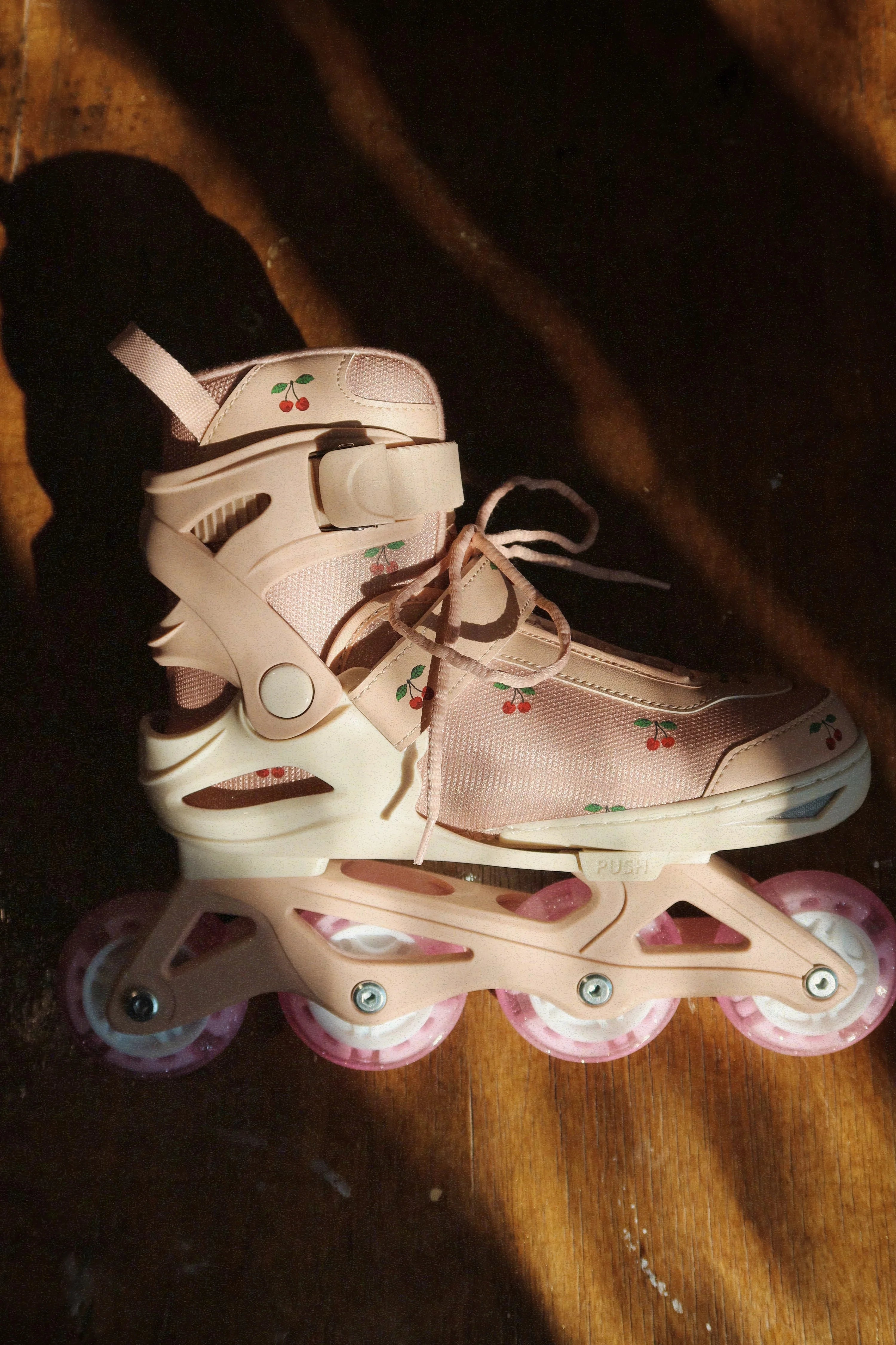 Patins em Linha Ajustáveis CHERRY - KONGES SLOJD