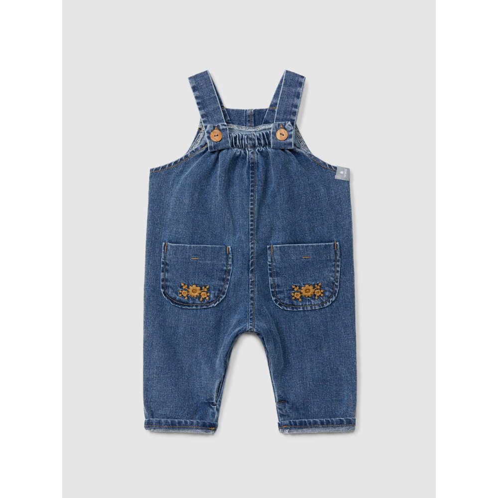 Jardineiras em denim de algodão orgânico com detalhe de bordado - SNUG