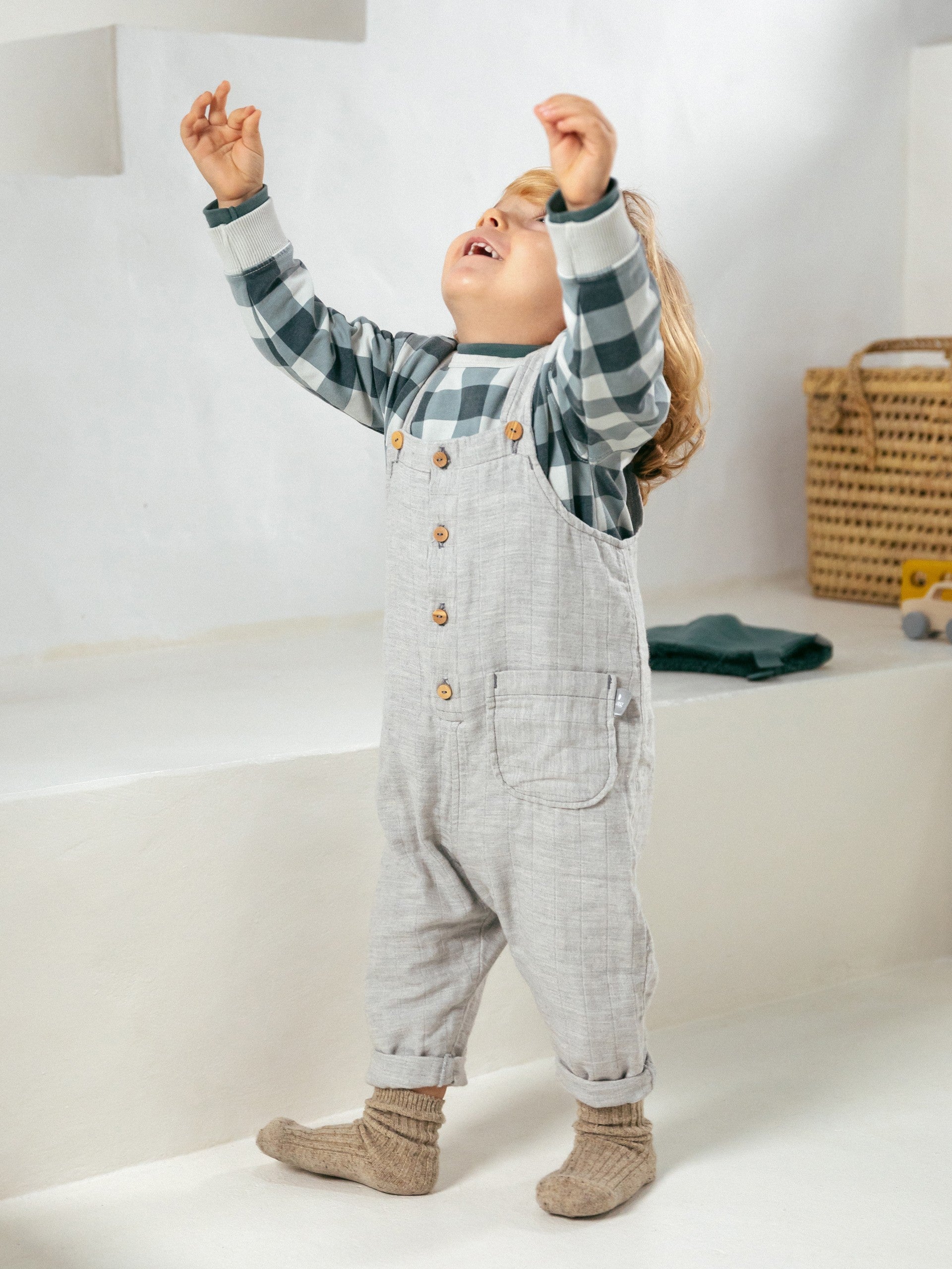 Jardineiras em gaze tripla com bolso - Snug