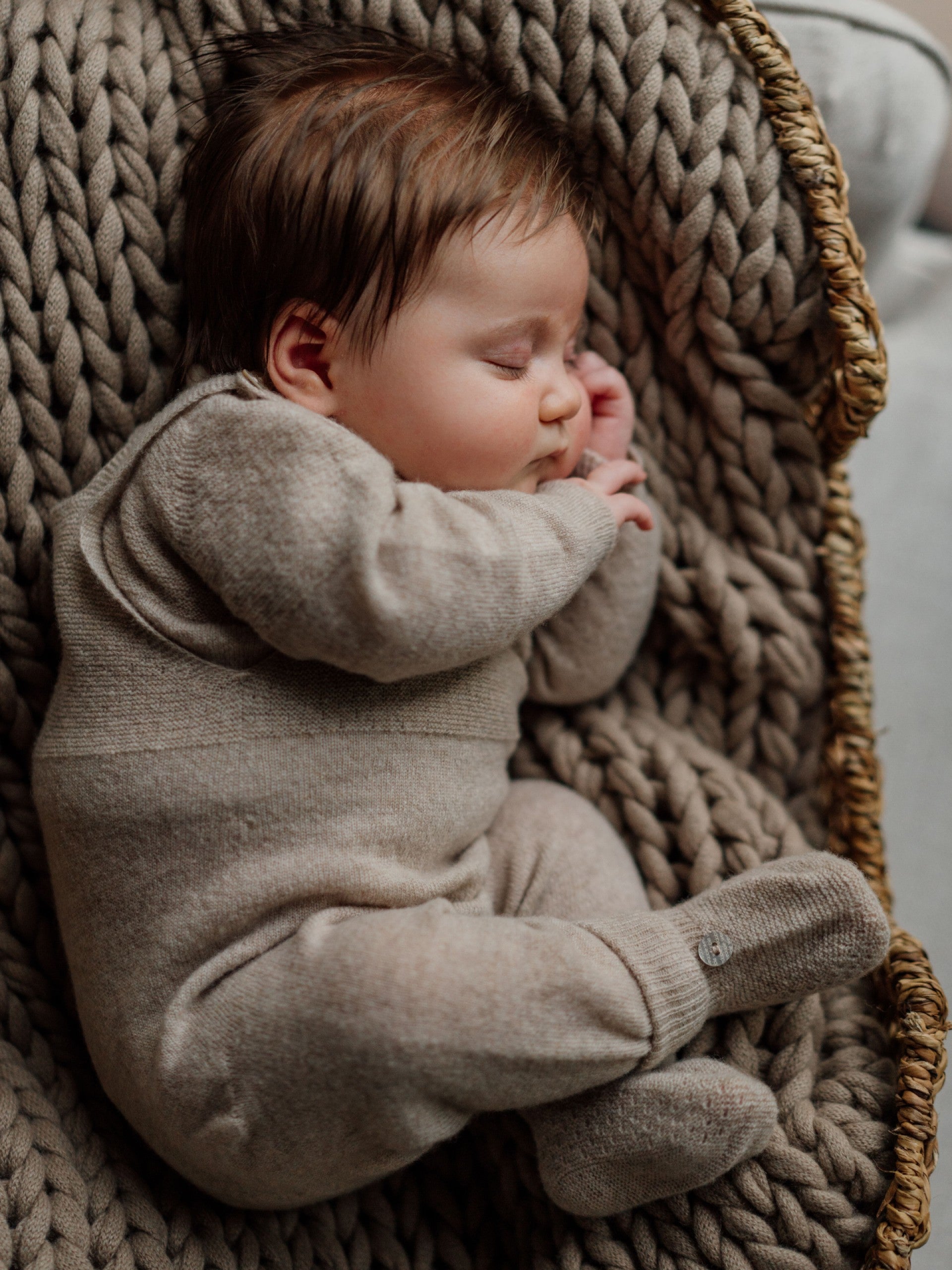 Jardineiras tricotadas em lã merino e caxemira | LITTLE LOVE - Wedoble