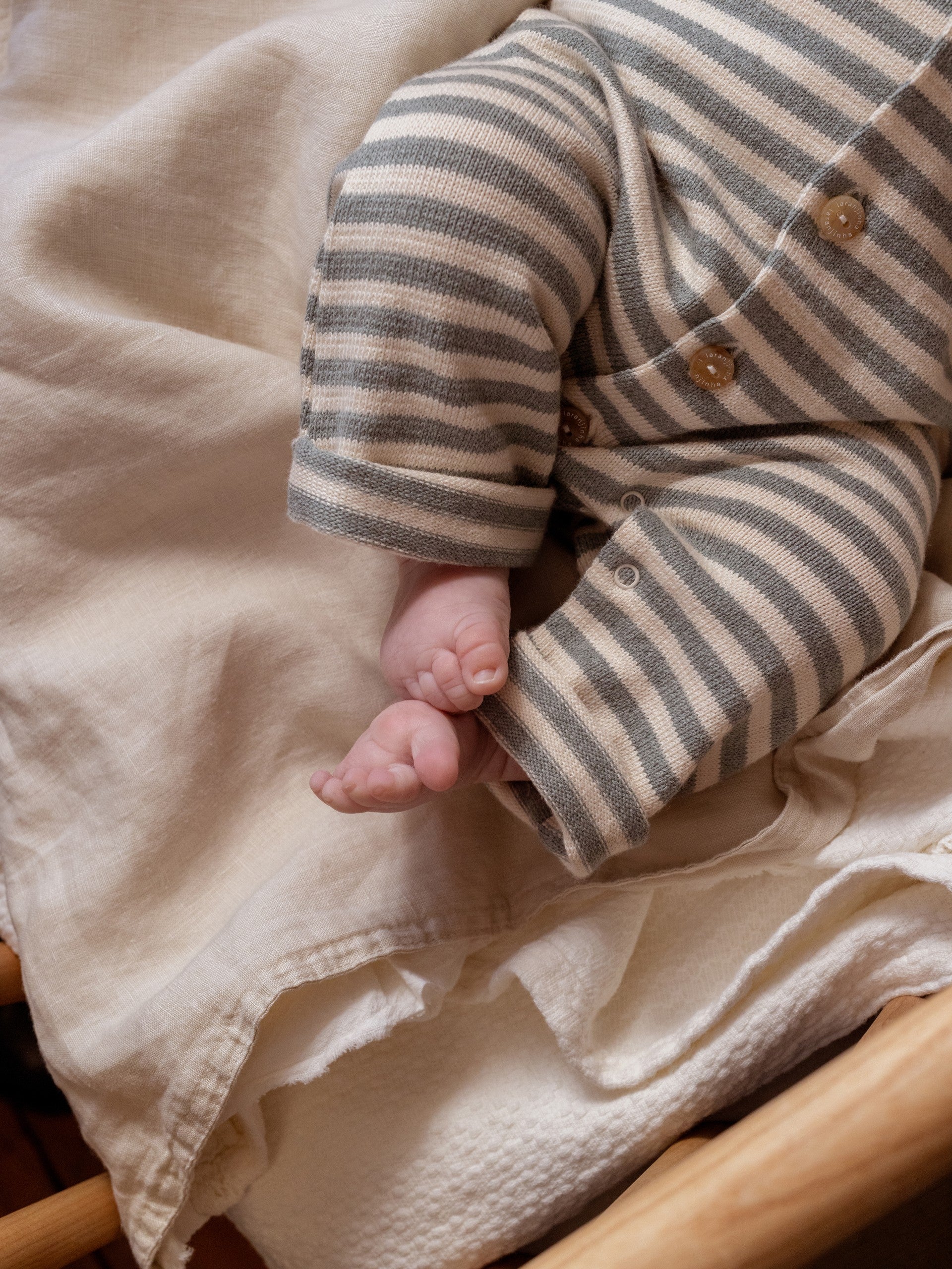 Macacão em malha jersey de riscas - Laranjinha