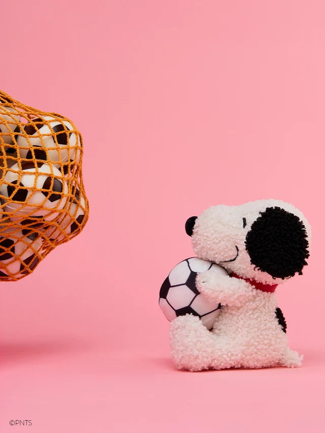 Soccer Snoopy - BON TON TOYS