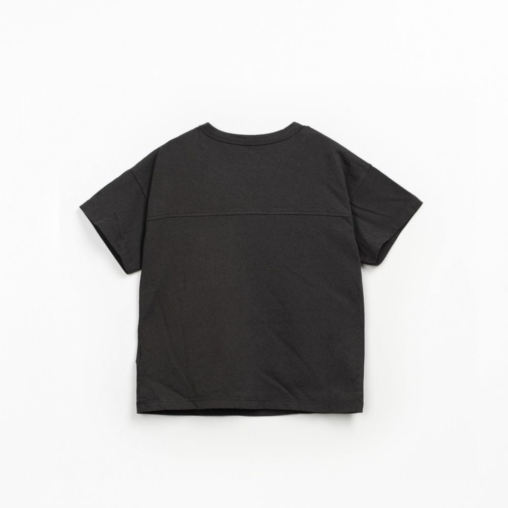 T-shirt preta com pormenores em corte vivo - Play Up