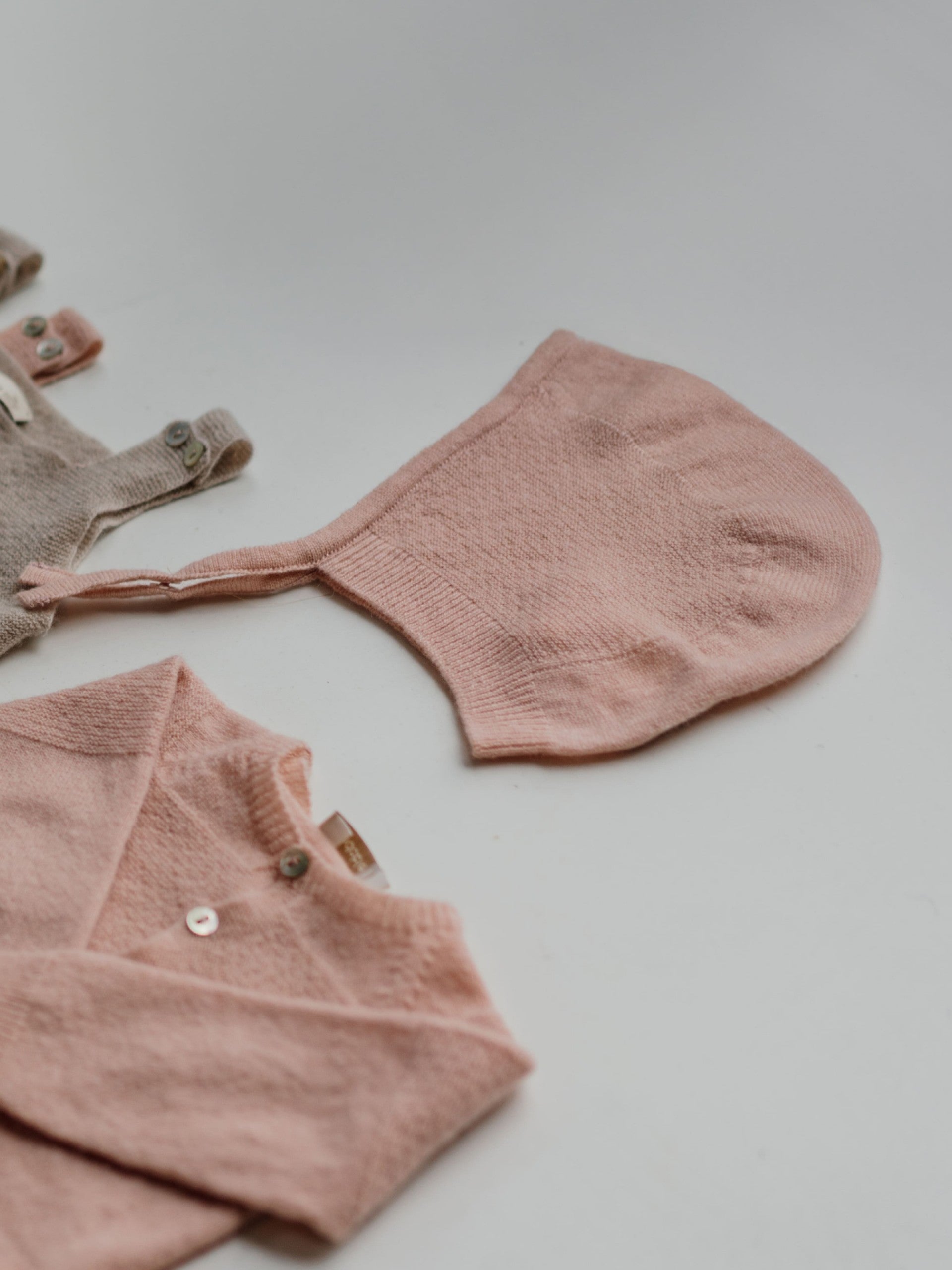 Touca tricotada em lã merino e caxemira | LITTLE LOVE - Wedoble