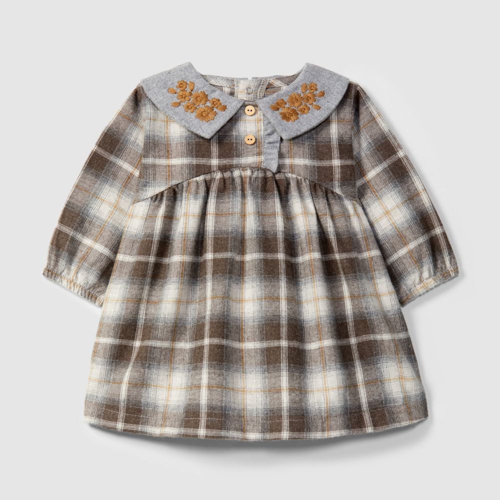 Vestido xadrez com detalhe de bordado na gola - SNUG