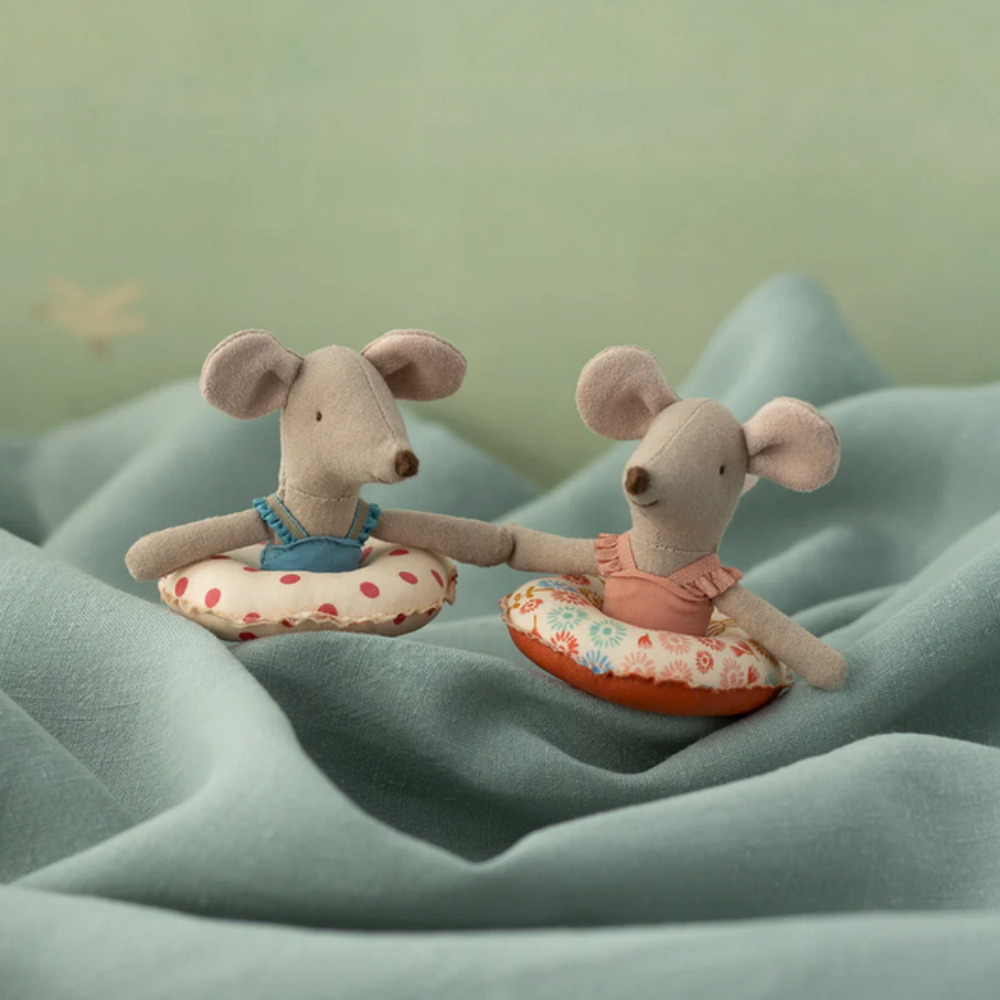 Beach mouse with float, Little sister - Maileg