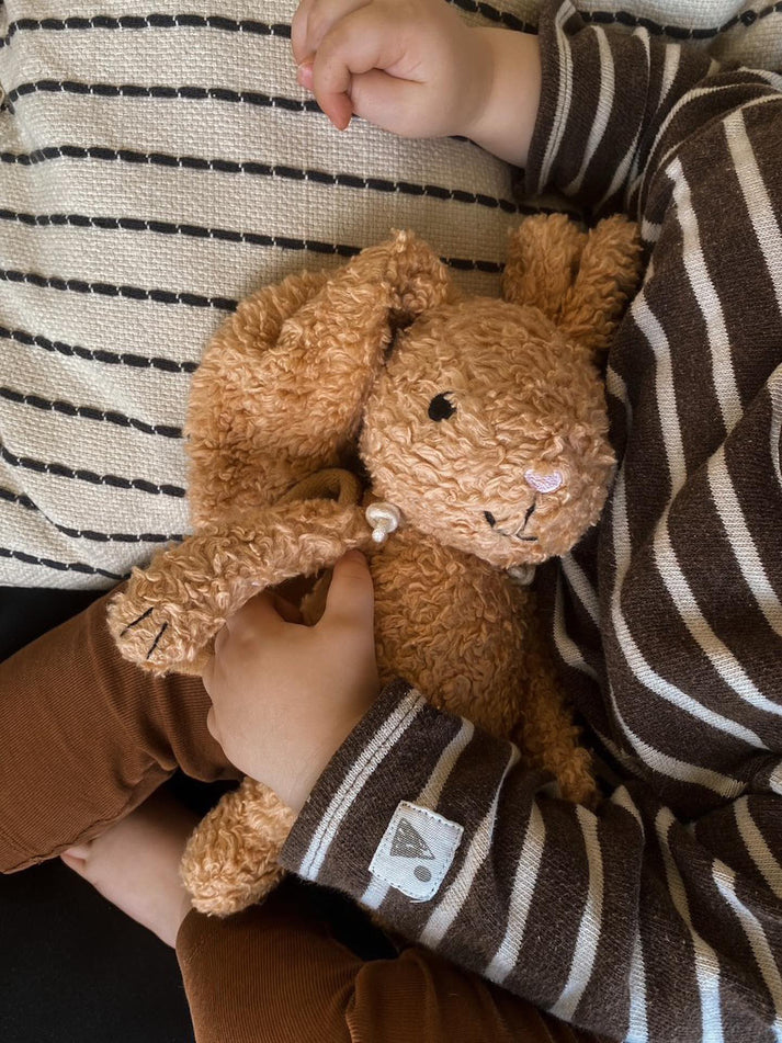 Peluche Coelho GOTS - SLEEPING HERO