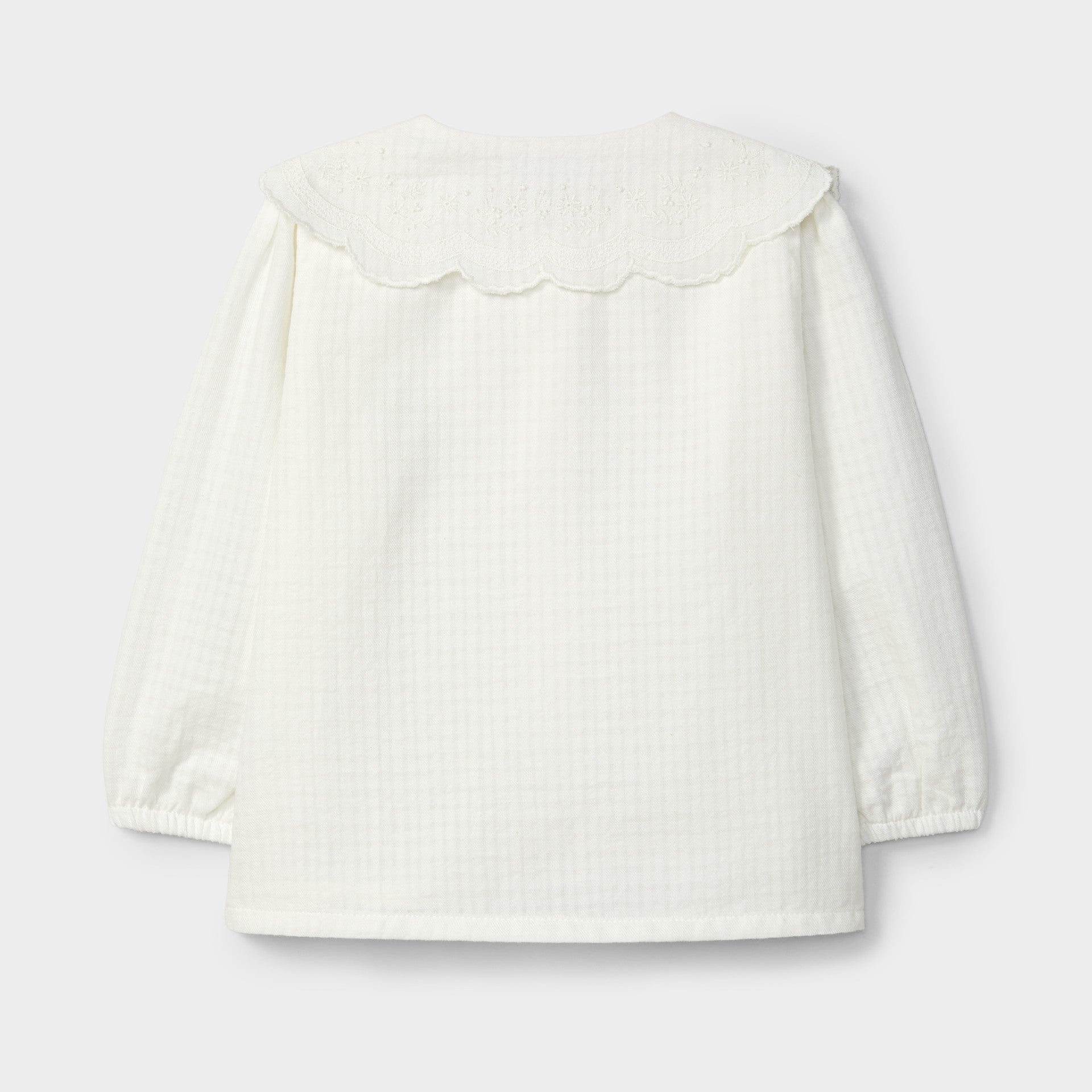 Blusa em tecido texturado com gola bordado inglês - Laranjinha