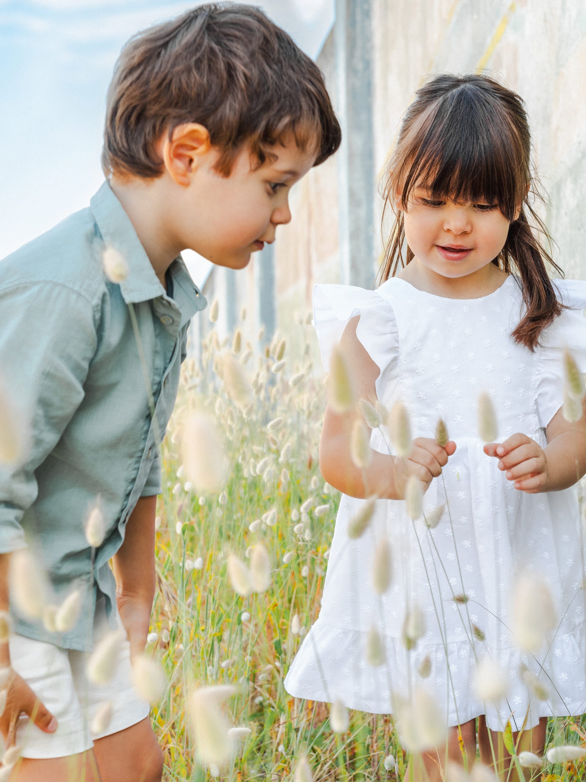 Vestido flores bordadas com laço nas costas - Laranjinha