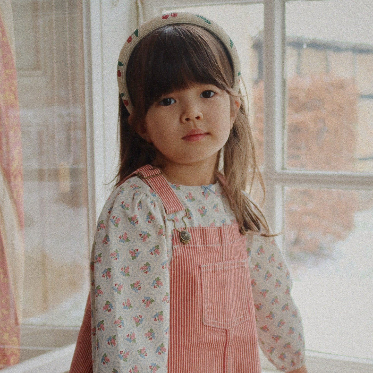 Bandolete feita à mão com missangas - Konges Slojd