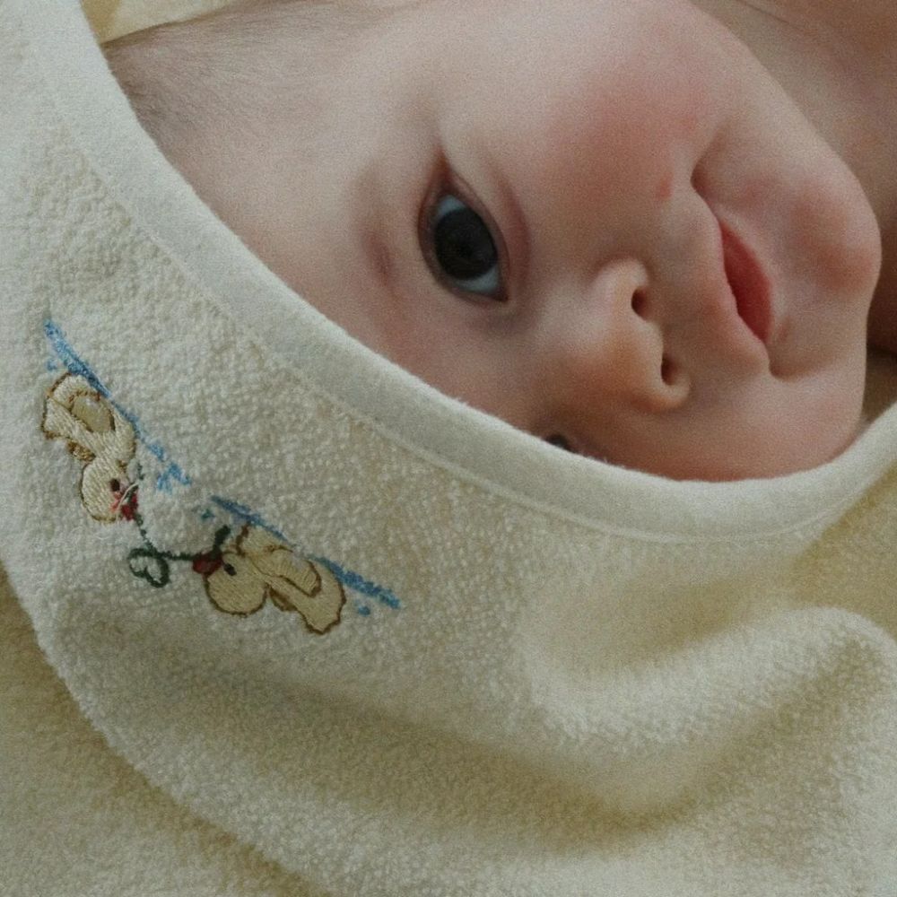 Toalha de banho para bebé - FANGA FONTANA- Konges Slojd