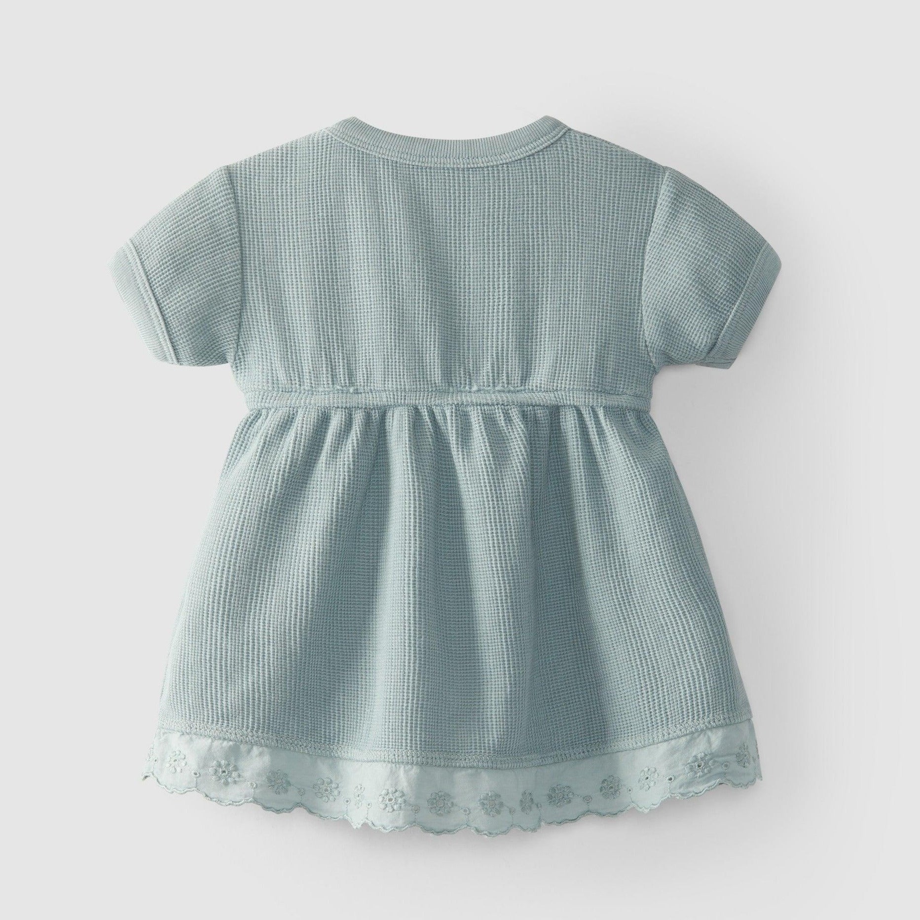Vestido algodão texturado com folho bordado - Snug - chuvadeamor