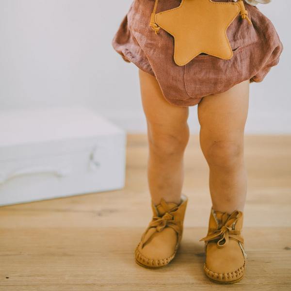 Botim para bebé em pele forrado com pêlo 