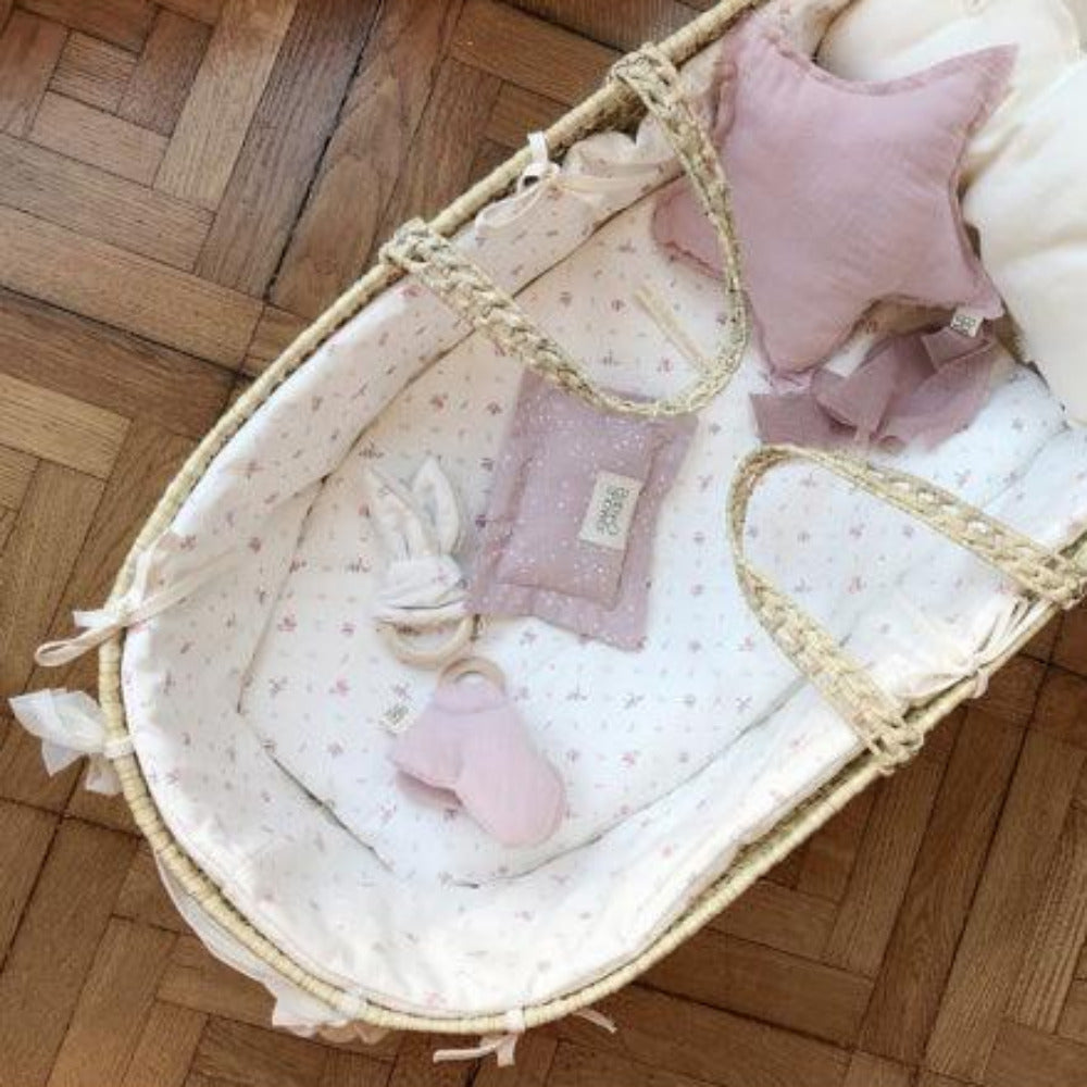 Conjunto alcofa em vime e texteis de algodão orgânico - BabyShower