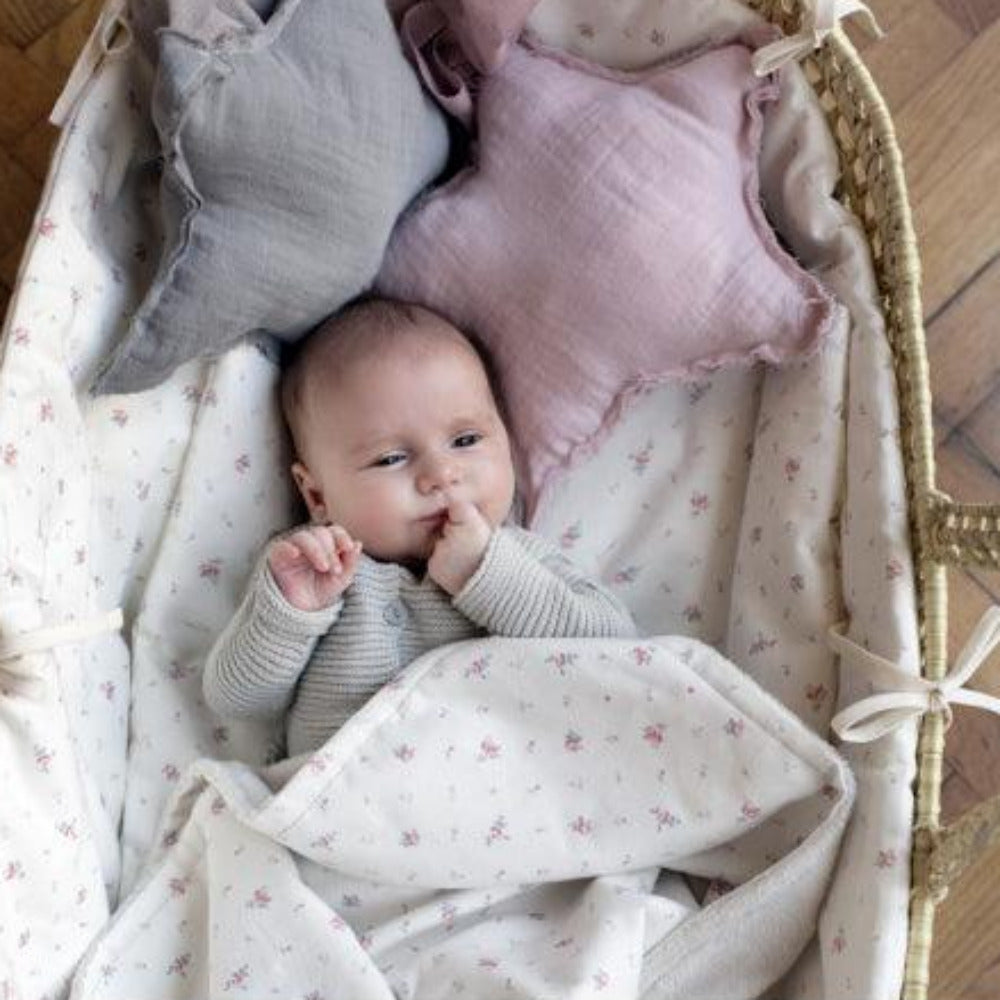 Conjunto alcofa em vime e texteis de algodão orgânico - BabyShower