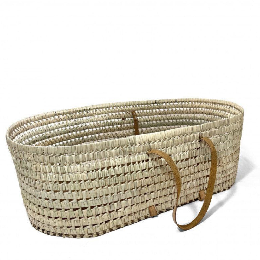 Alcofa em vime com alça de couro - chuvadeamor